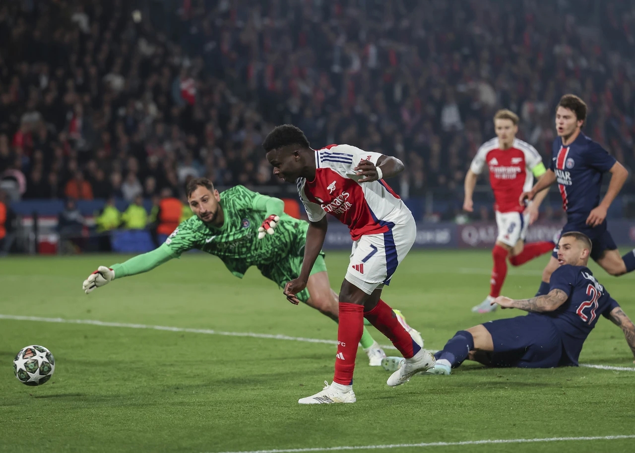 欧冠焦点大战，球迷热议战绩