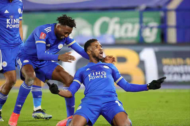 哥伦比亚碾压土耳其，阿圭罗关键制胜