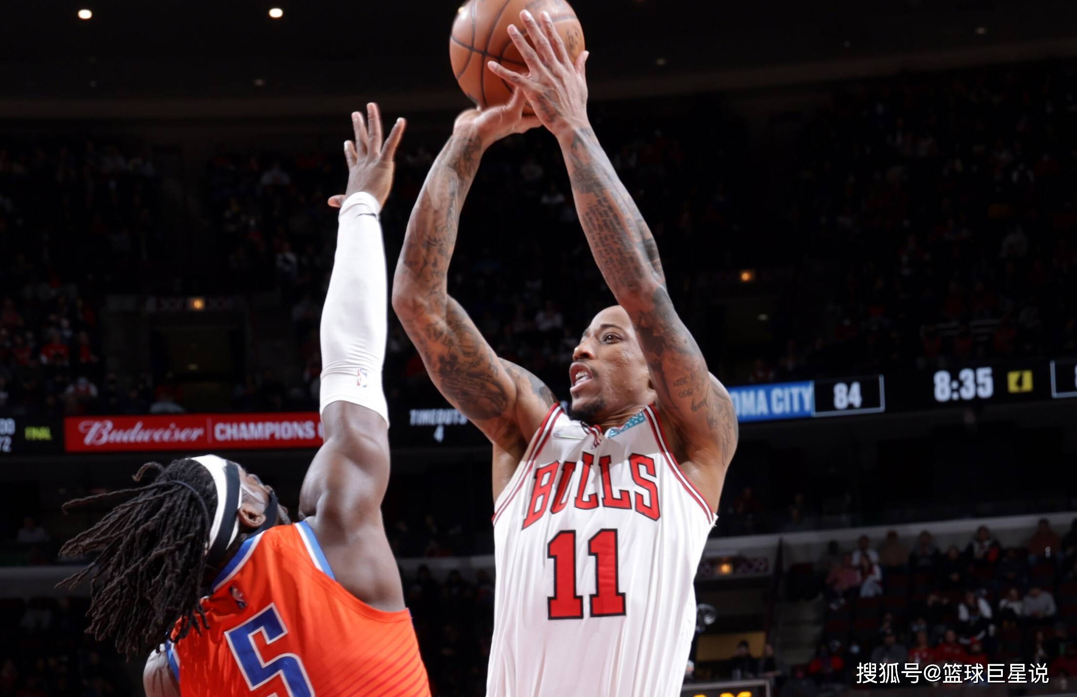 掘金横扫上海队，德罗赞扛起全队