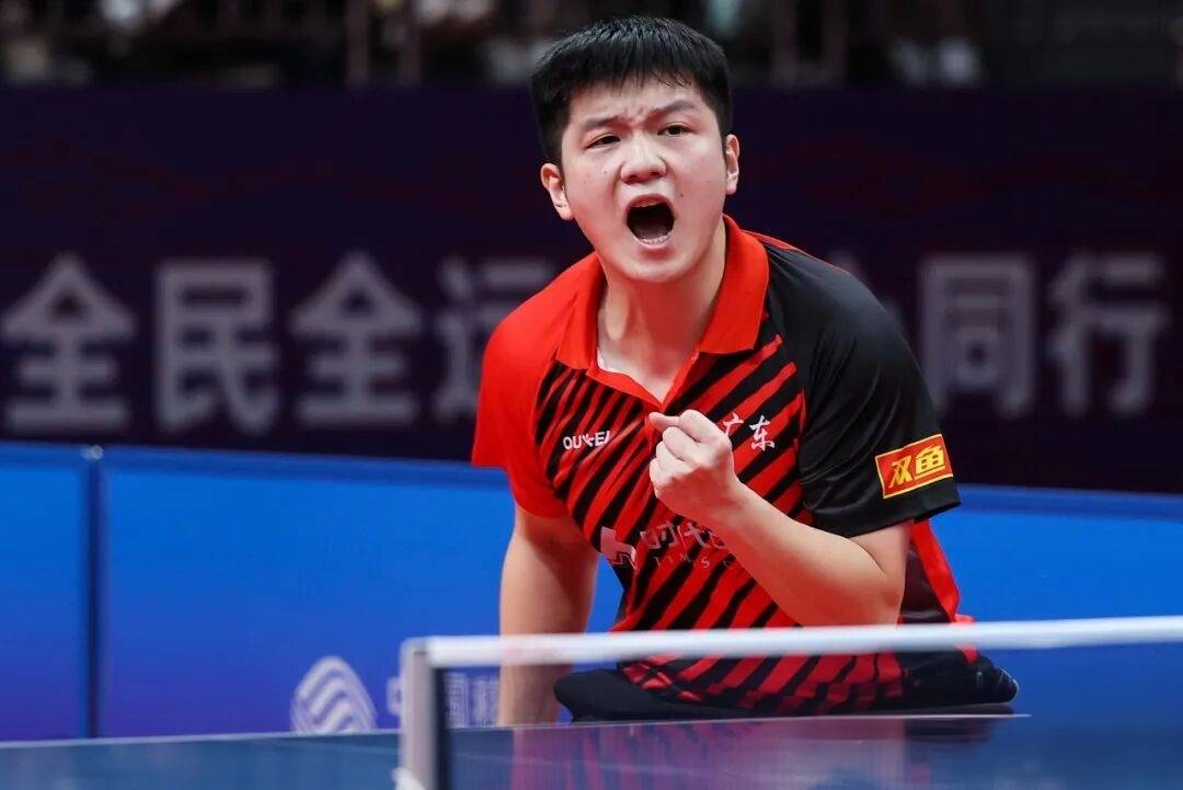 中国队翻盘奥地利队,樊振东关键制胜 中国队翻盘奥地利队,樊振东关键制胜