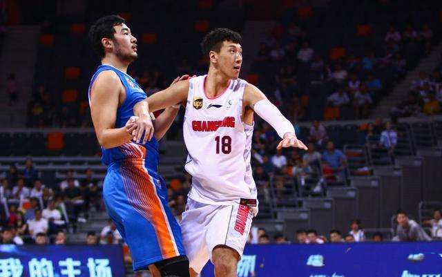上海队完胜广州队，杜兰特关键制胜