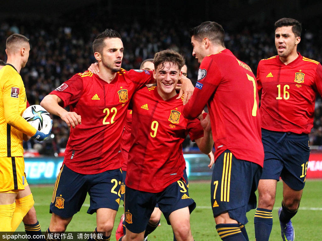 西班牙对决希腊，谁将在场上更具优势？