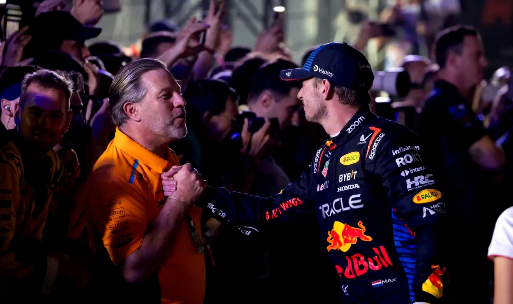 迈凯伦完胜威廉姆斯,维斯塔潘高光表现 迈凯伦完胜威廉姆斯,维斯塔潘高光表现